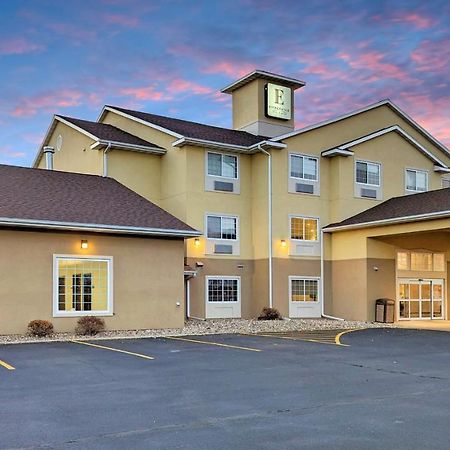 Estherville Hotel & Suites Екстер'єр фото