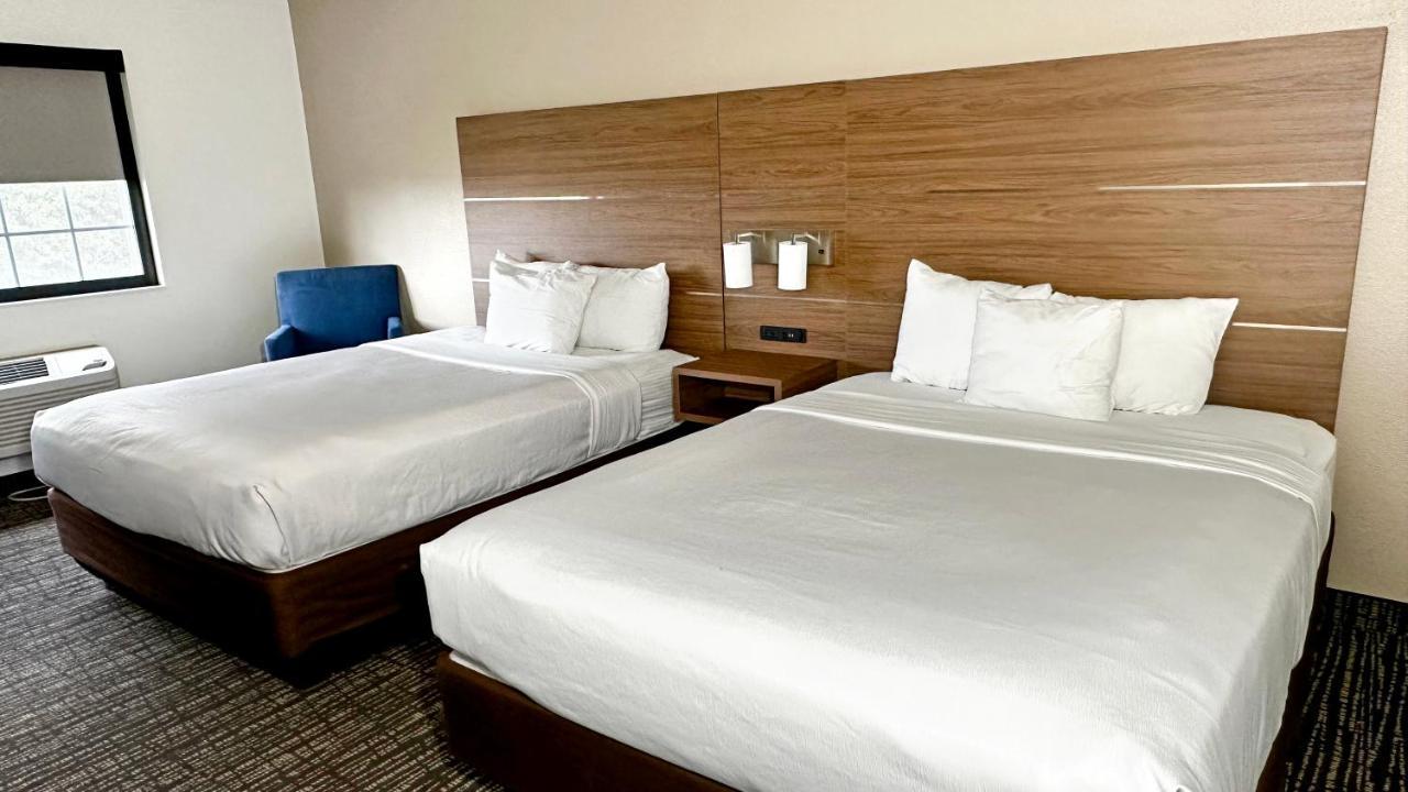 Estherville Hotel & Suites Екстер'єр фото