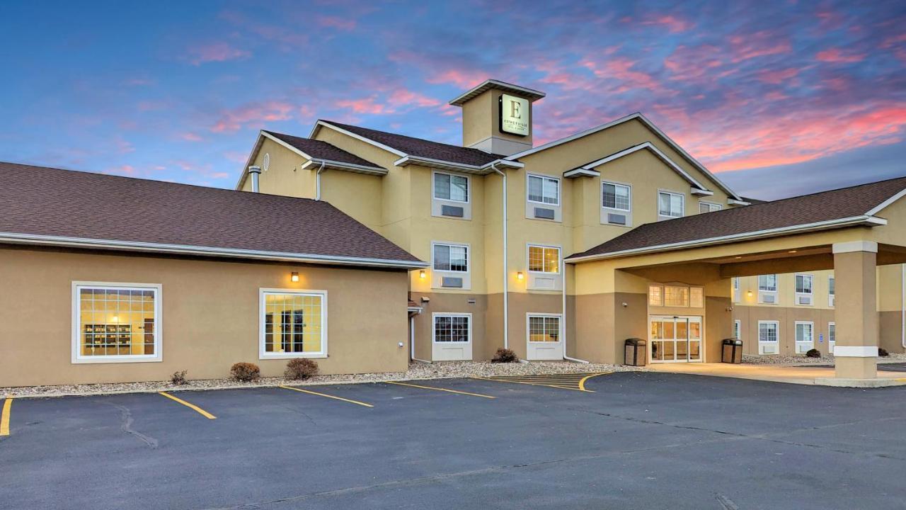 Estherville Hotel & Suites Екстер'єр фото