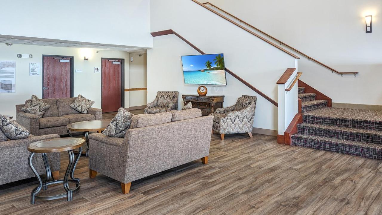 Estherville Hotel & Suites Екстер'єр фото