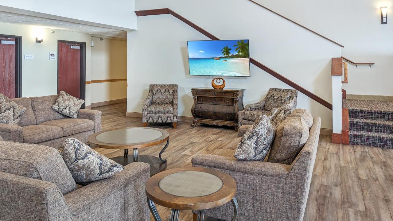 Estherville Hotel & Suites Екстер'єр фото