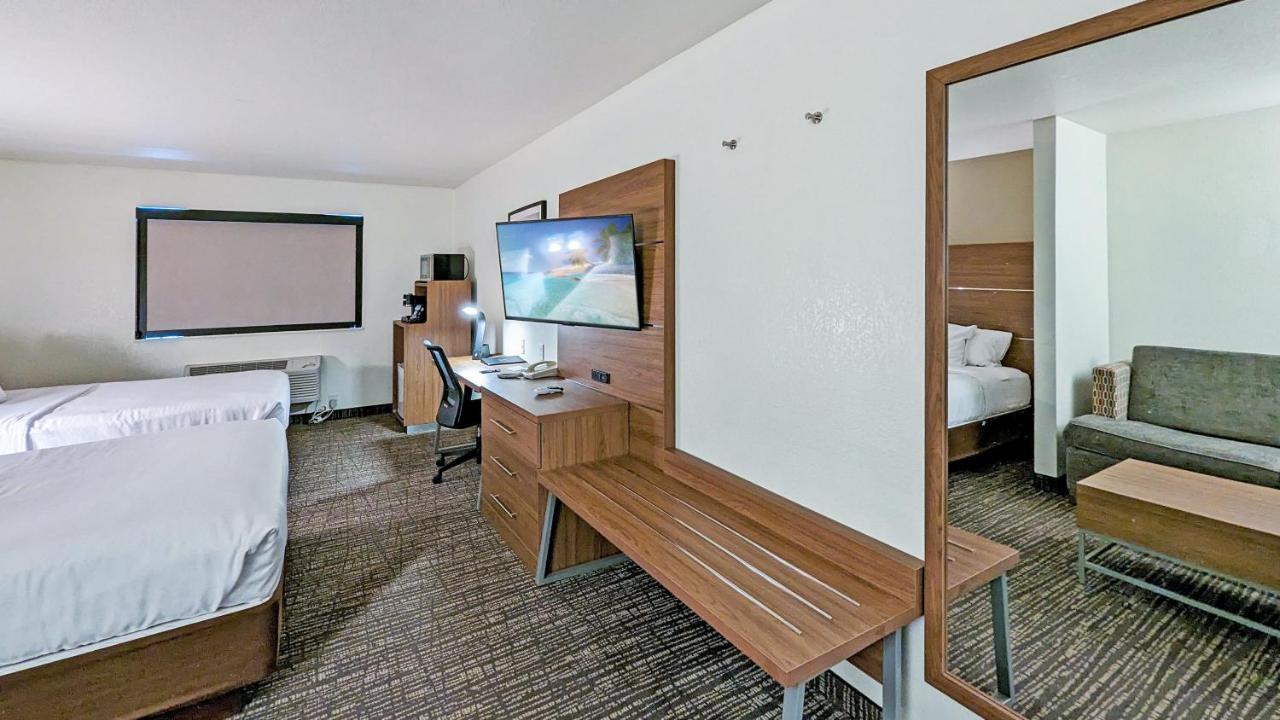 Estherville Hotel & Suites Екстер'єр фото