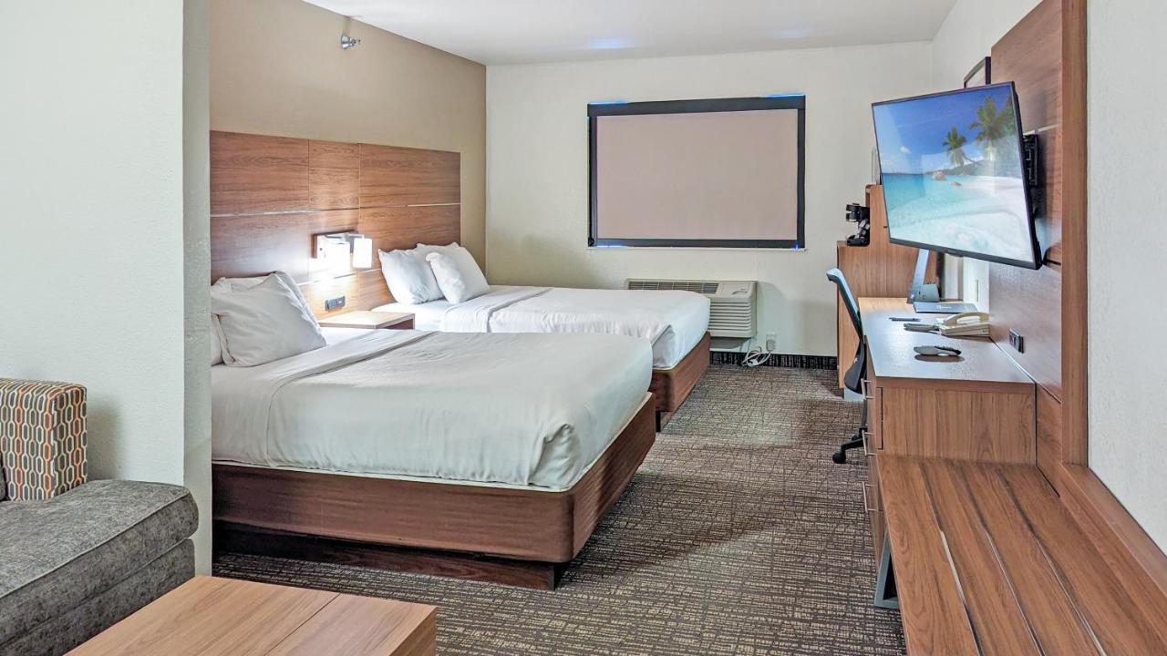 Estherville Hotel & Suites Екстер'єр фото